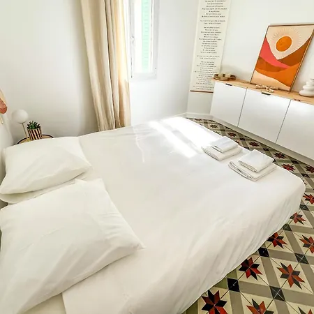 Holiday home Ac - Private Parking - Close To The Ramparts